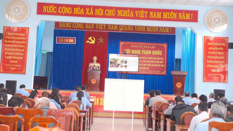 XÃ EA BÁ TỔ CHỨC HỘI NGHỊ TOÀN QUỐC NGHIÊN CỨU, HỌC TẬP QUÁN TRIỆT VÀ TRIỂN KHAI THỰC HIỆN NGHỊ QUYẾT SỐ 79-NQ/TW, SỐ 80-NQ/TW CỦA BỘ CHÍNH TRỊ